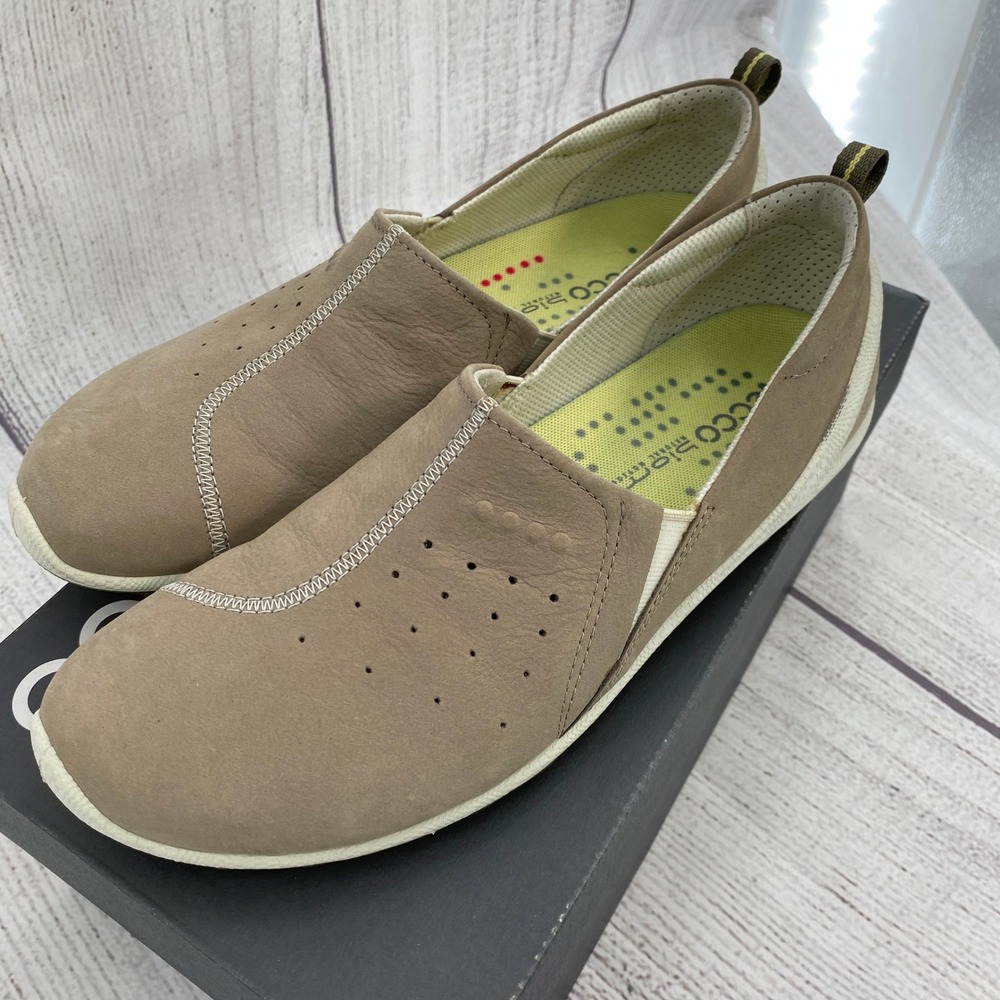 ECCO Biom Lite Gamma Slip On Sneakers Womens 38 Moon Rock Leather Gorpcore